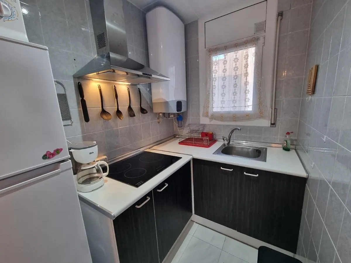 Lovely One Bedroom With Balcony Rosas